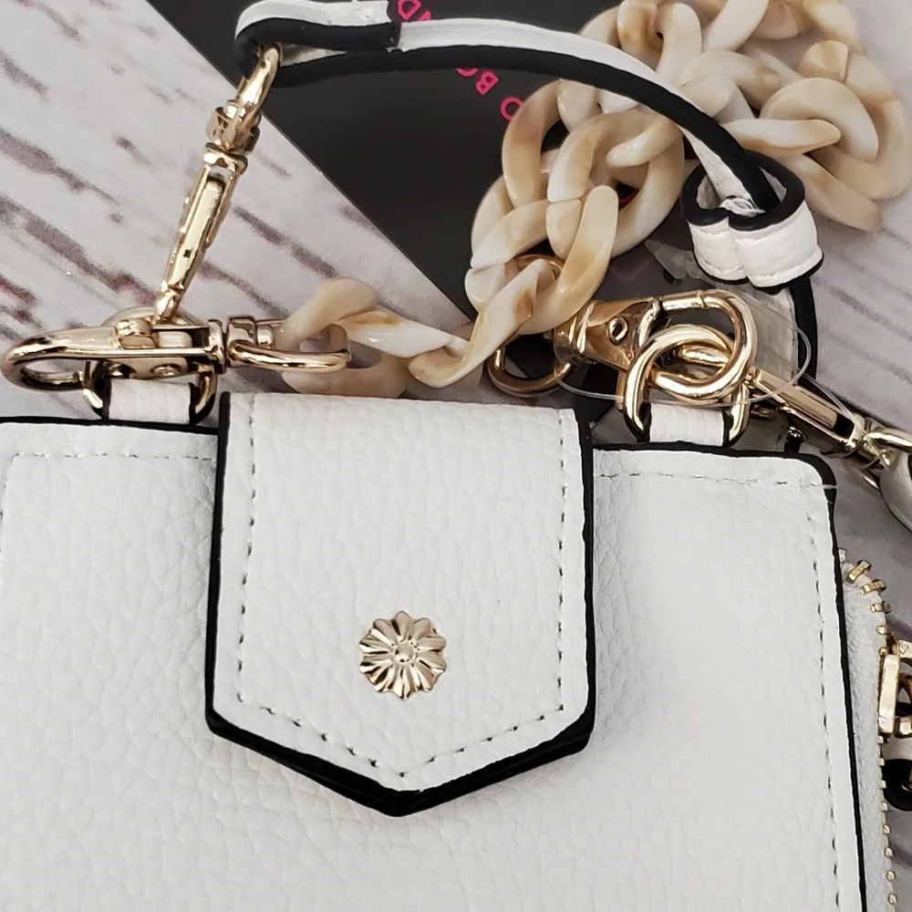 No Boundaries recycled materials women's crossbody phone wallet white
